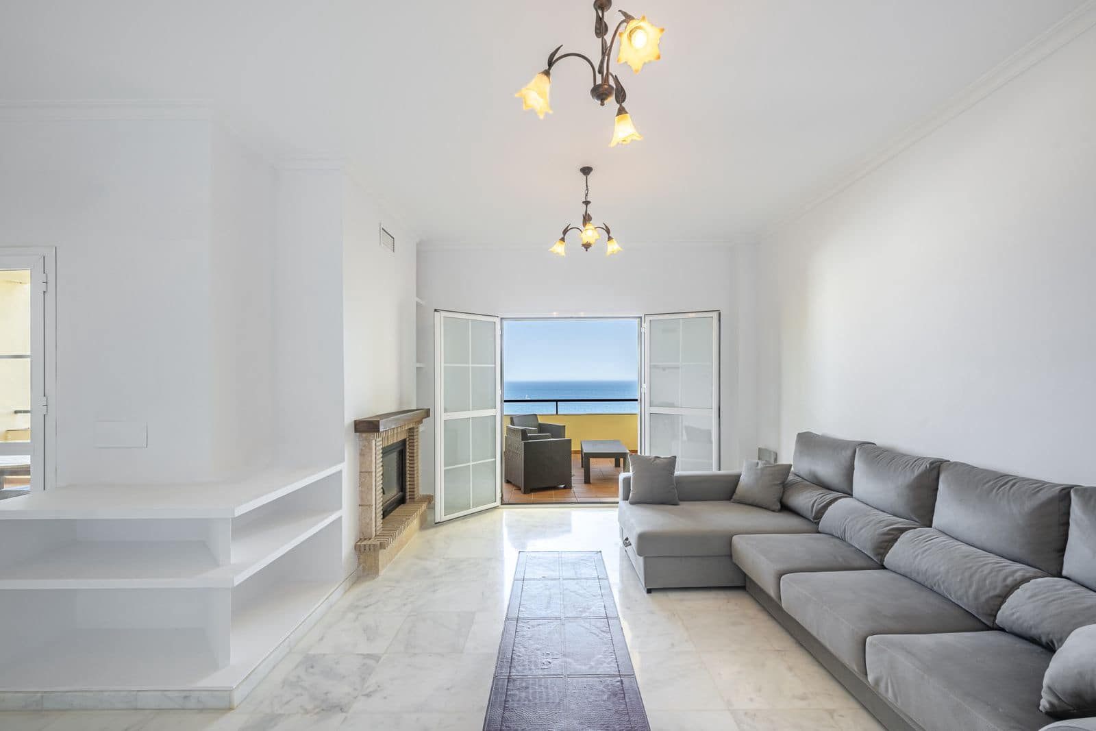 Apartamento de 3 habitaciones en Manilva en venta con piscina garaje - 469.000 € (Ref: 10047562)