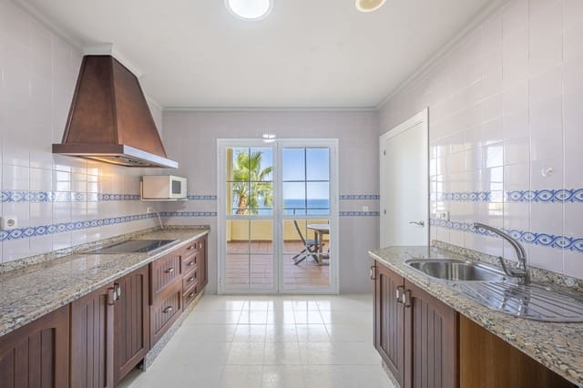 Apartamento de 3 habitaciones en Manilva en venta con piscina garaje - 469.000 € (Ref: 10047562)