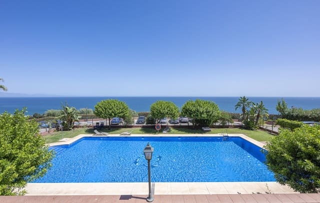 Apartamento de 3 habitaciones en Manilva en venta con piscina garaje - 469.000 € (Ref: 10047562)