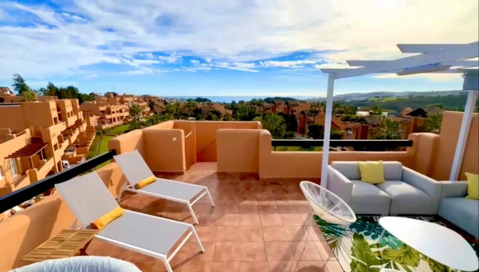 2 bedroom Penthouse for sale in Casares with pool - € 345,000 (Ref: 10047565)