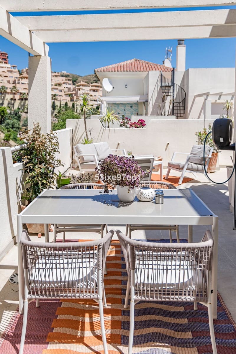 2 slaapkamer Penthouse te koop in Calahonda met zwembad garage - € 439.000 (Ref: 10049384)