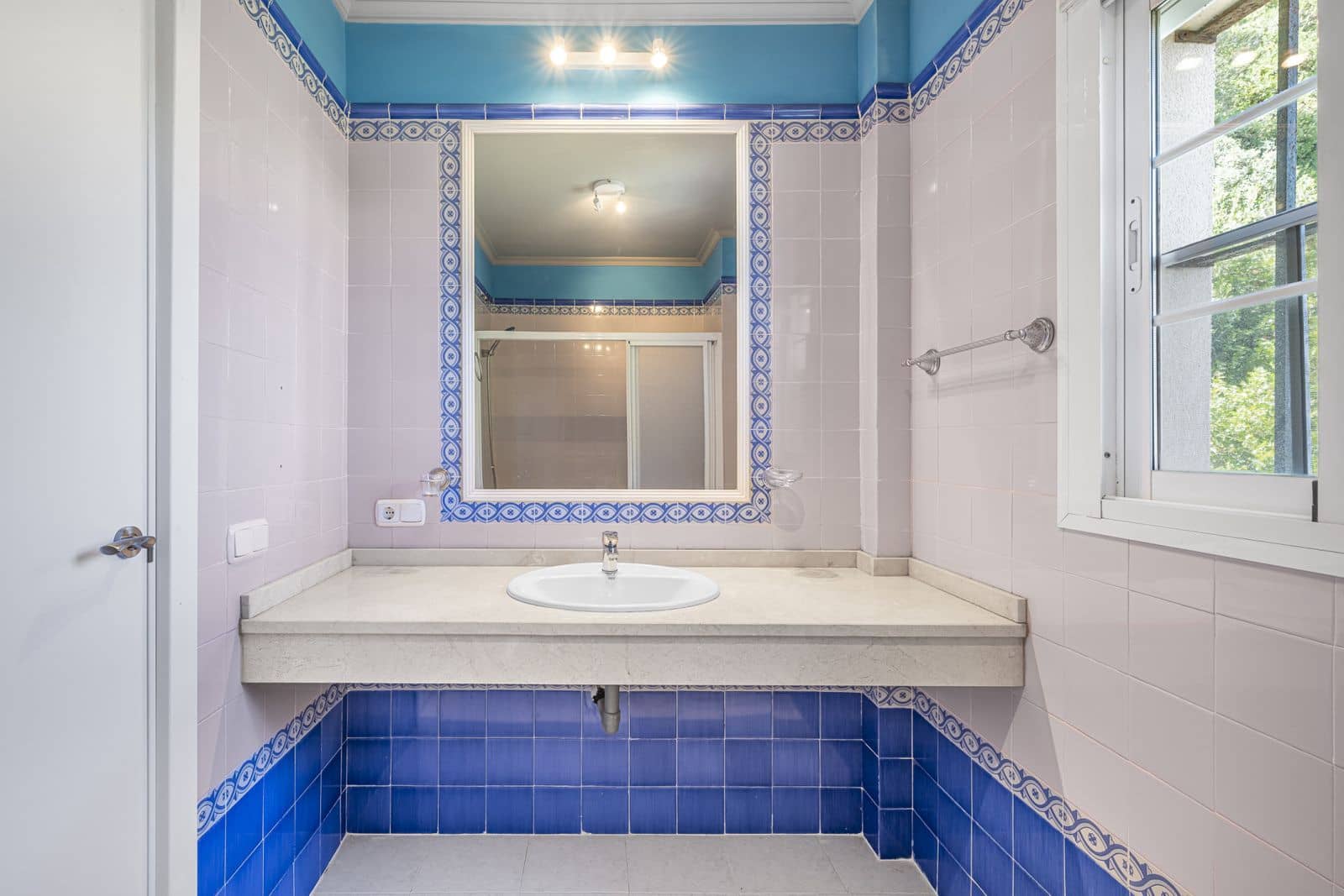 3 quarto Apartamento para venda em Manilva com piscina garagem - 469 000 € (Ref: 10049429)