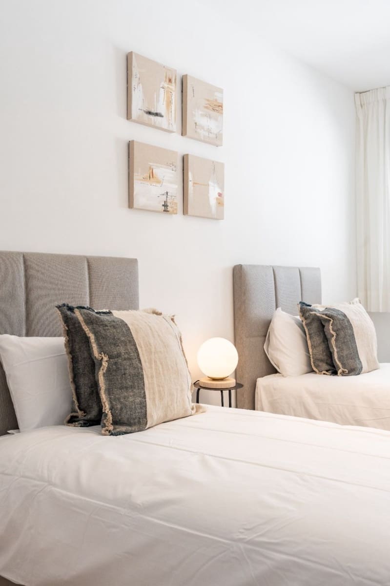 2 Zimmer Apartment zu verkaufen in La Duquesa / Puerto de la Duquesa mit Pool Garage - 425.000 € (Ref: 10055551)
