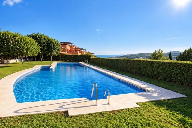 Apartamento de 2 habitaciones en Casares en venta con piscina garaje - 485.000 € (Ref: 10065027)