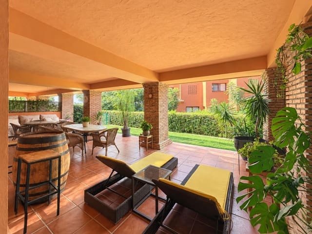Apartamento de 2 habitaciones en Casares en venta con piscina garaje - 485.000 € (Ref: 10065027)