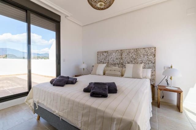 Ático de 2 habitaciones en Estepona en venta con piscina garaje - 450.000 € (Ref: 10065028)