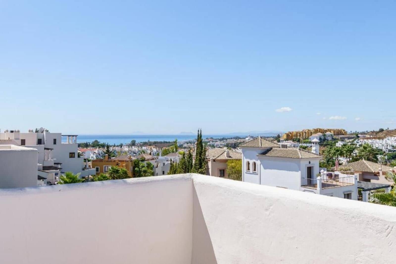Ático de 2 habitaciones en Estepona en venta con piscina garaje - 450.000 € (Ref: 10065028)