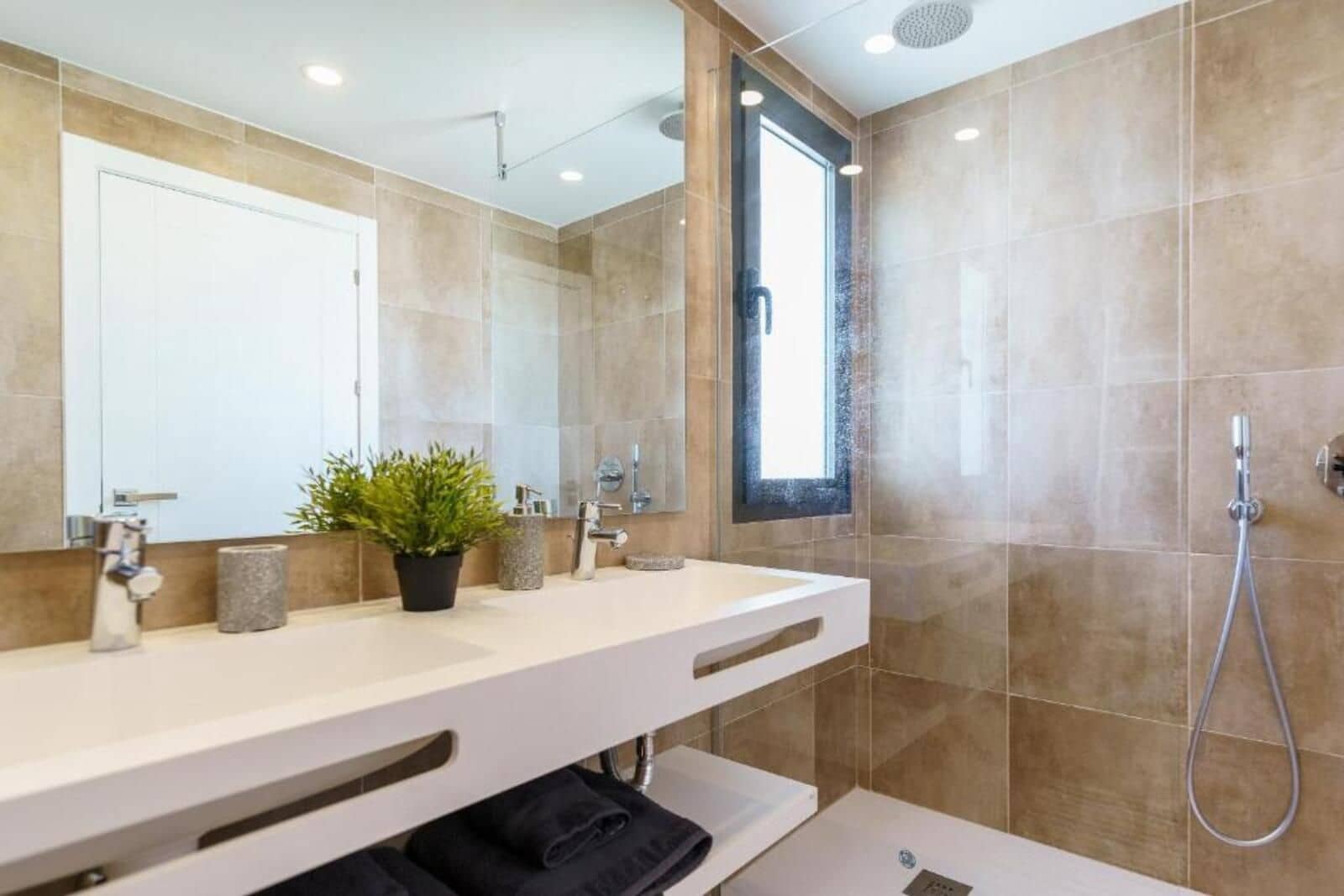 Ático de 2 habitaciones en Estepona en venta con piscina garaje - 450.000 € (Ref: 10065028)