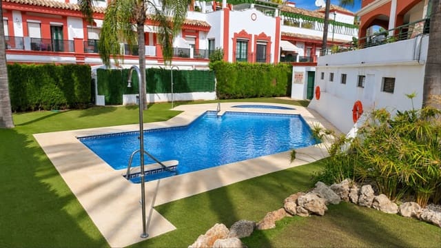 2 makuuhuone Huoneisto myytävänä paikassa Estepona mukana uima-altaan 
autotalli - 320 000 € (Ref: 10070797)