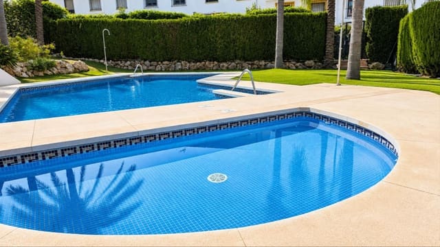2 makuuhuone Huoneisto myytävänä paikassa Estepona mukana uima-altaan 
autotalli - 320 000 € (Ref: 10070797)