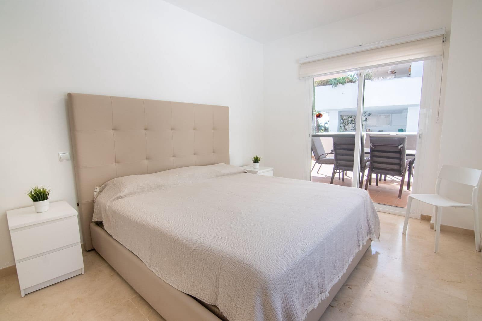 3 sovrum Lägenhet till salu i Estepona med pool garage - 420 000 € (Ref: 10075618)