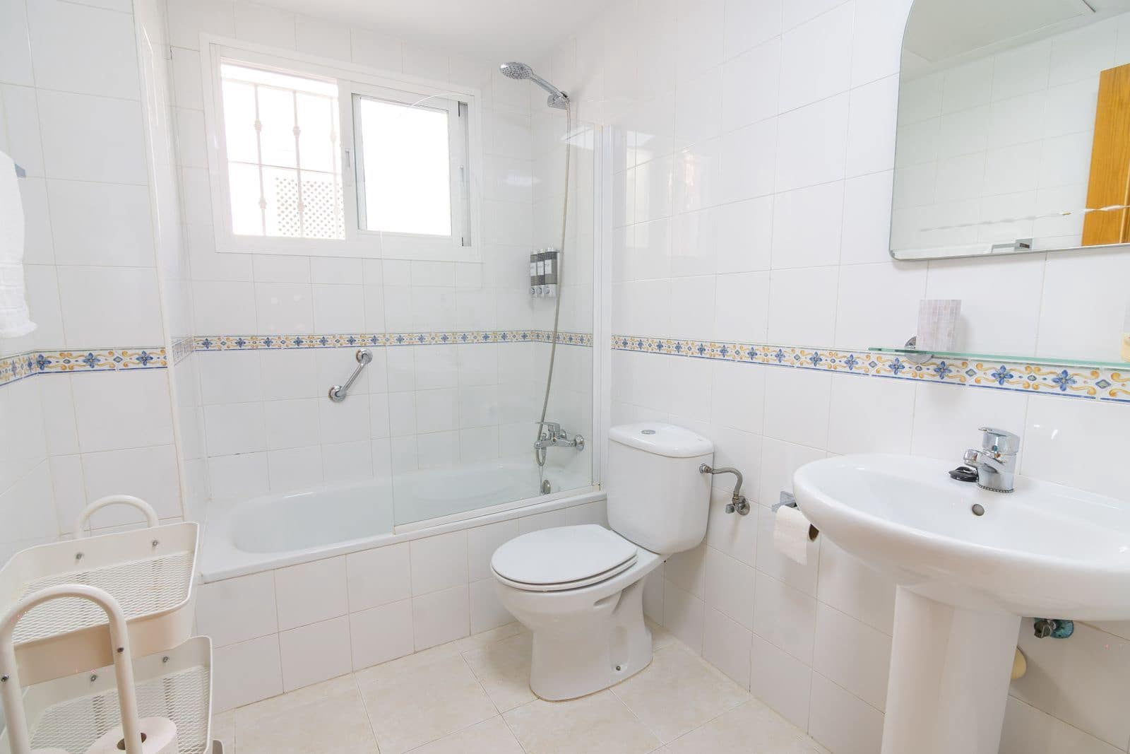 3 sovrum Lägenhet till salu i Estepona med pool garage - 420 000 € (Ref: 10075618)