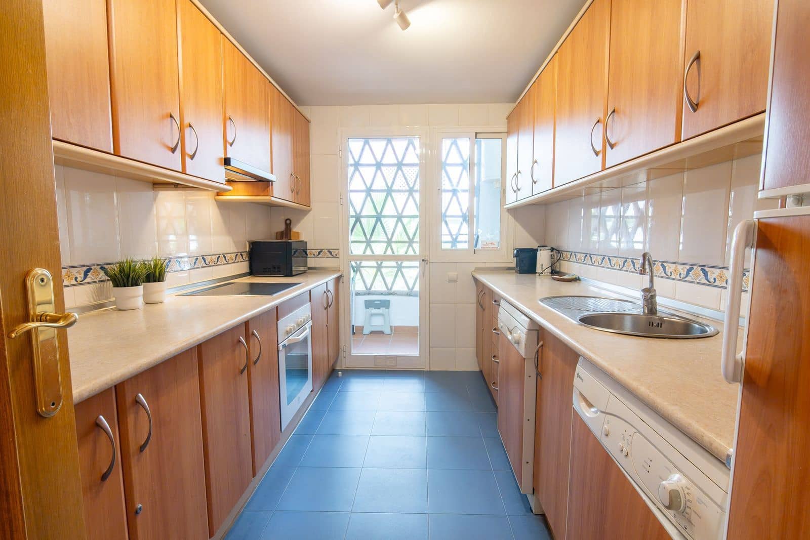 3 sovrum Lägenhet till salu i Estepona med pool garage - 420 000 € (Ref: 10075618)