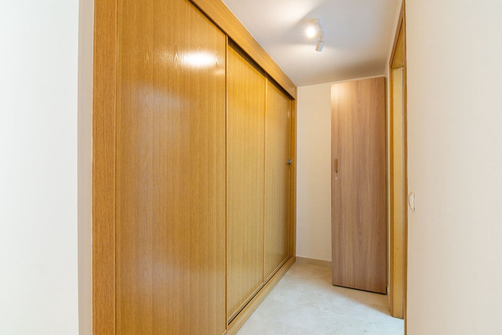 3 sovrum Lägenhet till salu i Estepona med pool garage - 420 000 € (Ref: 10075618)