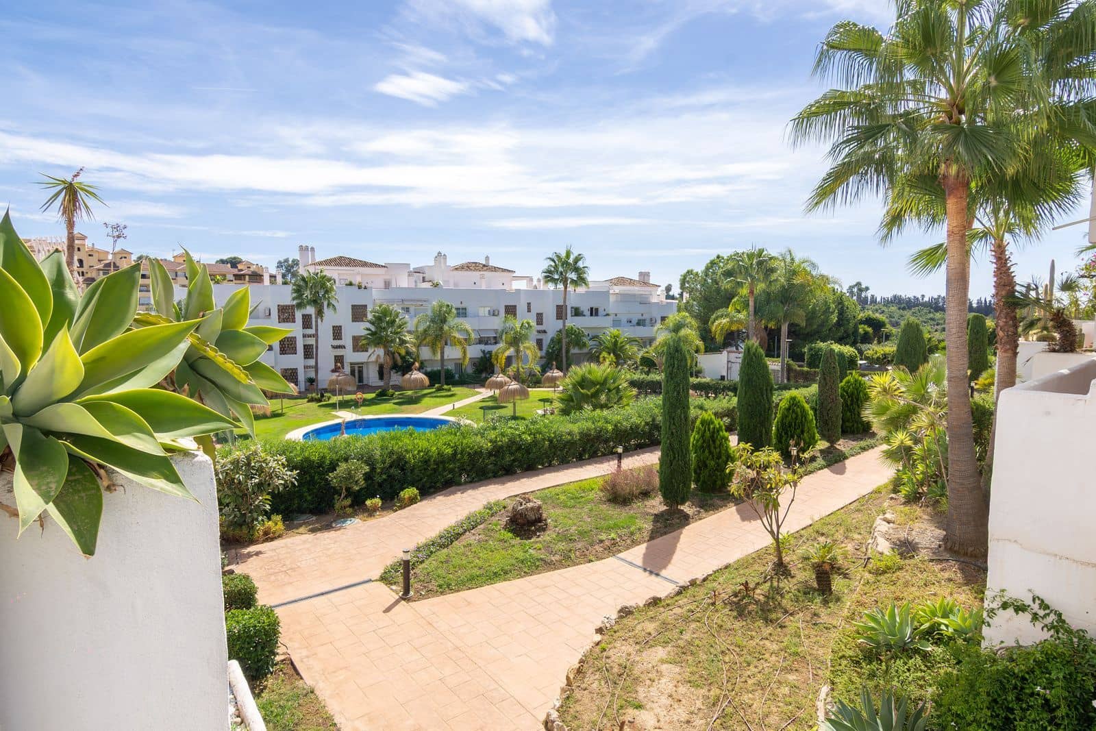3 sovrum Lägenhet till salu i Estepona med pool garage - 420 000 € (Ref: 10075618)
