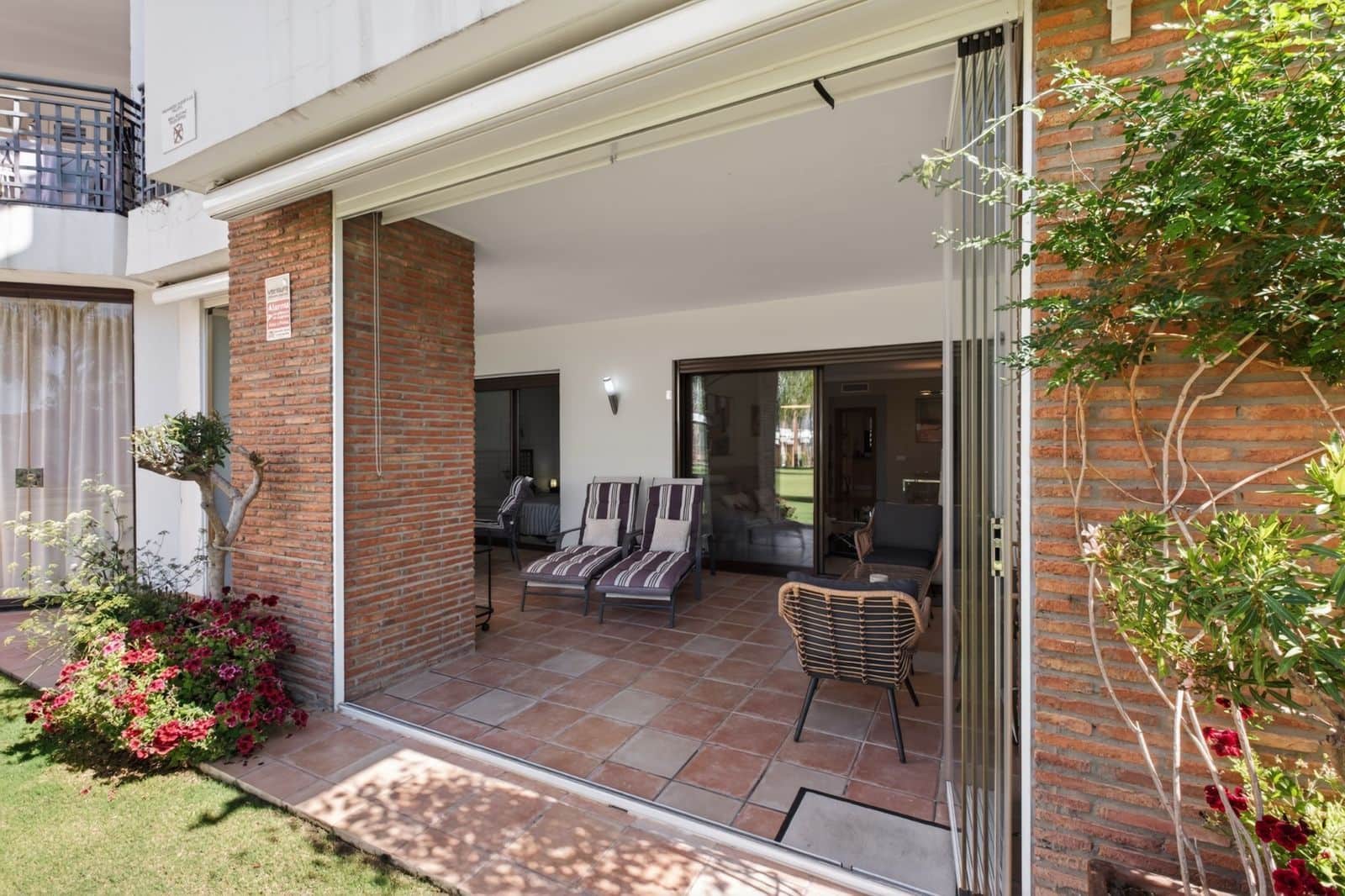 2 sypialnia Apartament na sprzedaż w Estepona z basenem - 400 000 € (Ref: 10078327)
