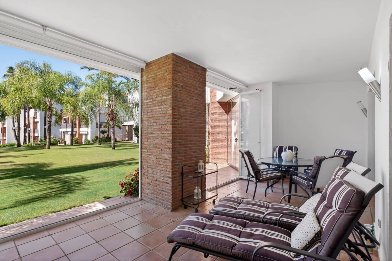 2 sypialnia Apartament na sprzedaż w Estepona z basenem - 400 000 € (Ref: 10078327)