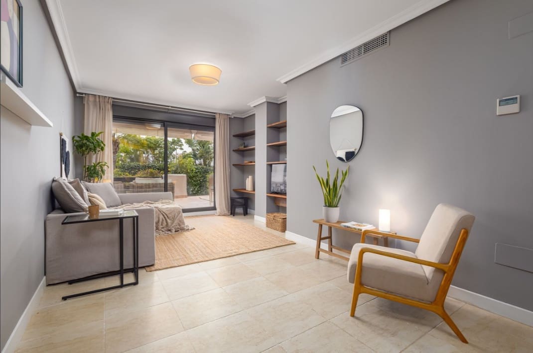 2 Zimmer Apartment zu verkaufen in Estepona mit Pool - 425.000 € (Ref: 10081264)