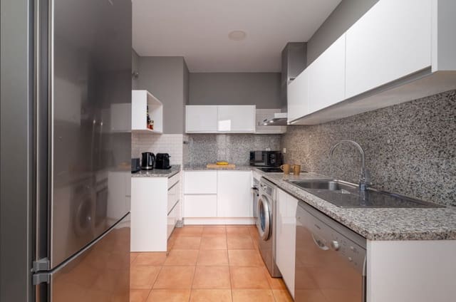 2 Zimmer Apartment zu verkaufen in Estepona mit Pool - 425.000 € (Ref: 10081264)