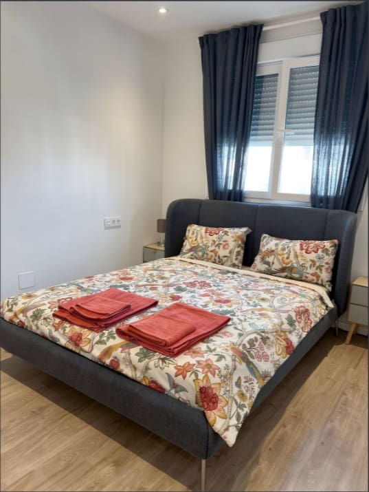 Appartement de 3 chambres à louer à Nueva Andalucia avec piscine garage - 2 350 € (Ref: 10086926)