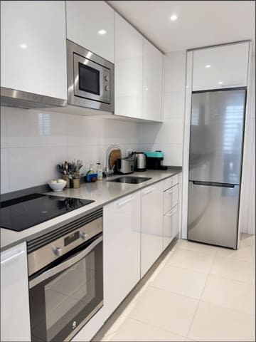 Appartement de 3 chambres à louer à Nueva Andalucia, Marbella avec piscine garage - 2 350 € (Ref: 10086926)