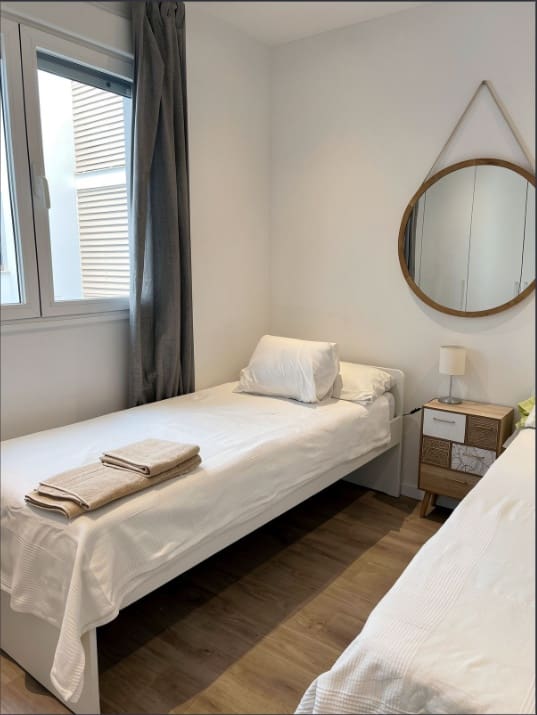 Appartement de 3 chambres à louer à Nueva Andalucia avec piscine garage - 2 350 € (Ref: 10086926)