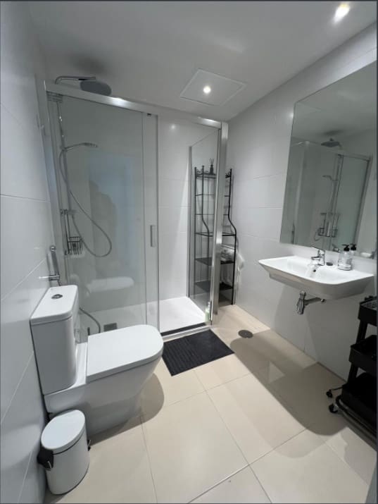 Appartement de 3 chambres à louer à Nueva Andalucia avec piscine garage - 2 350 € (Ref: 10086926)