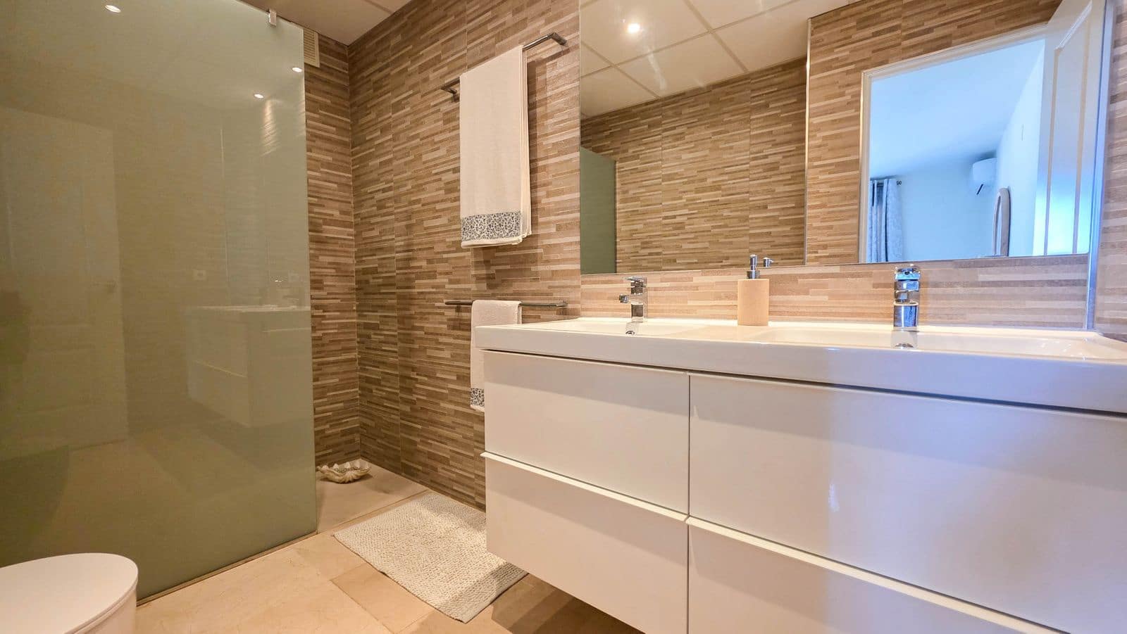 3 sovrum Takvåning till salu i La Duquesa / Puerto de la Duquesa med pool garage - 390 000 € (Ref: 10086935)