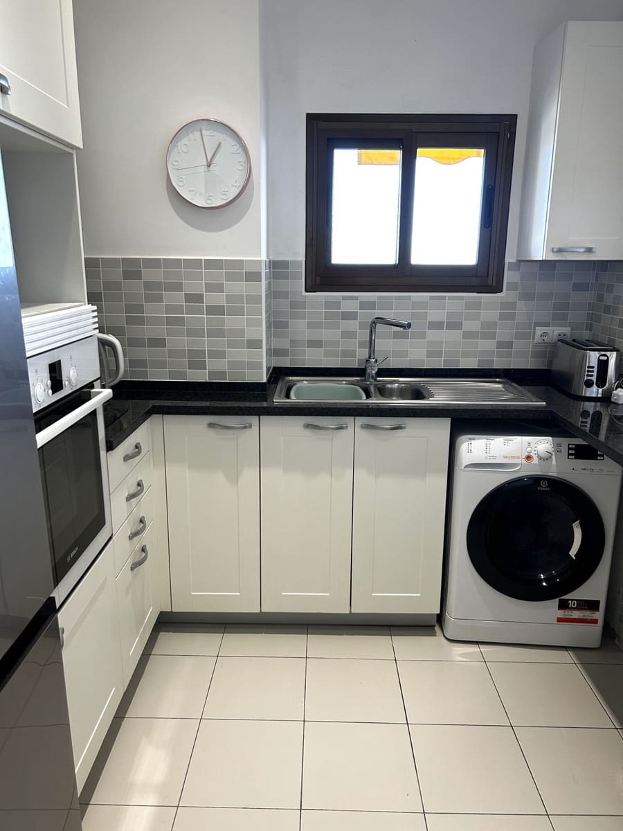 2 sovrum Lägenhet till salu i Estepona med pool garage - 350 000 € (Ref: 10089501)