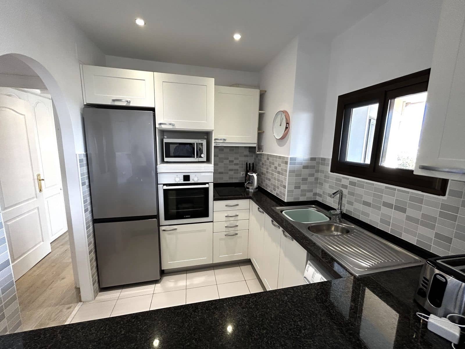 2 sovrum Lägenhet till salu i Estepona med pool garage - 350 000 € (Ref: 10089501)