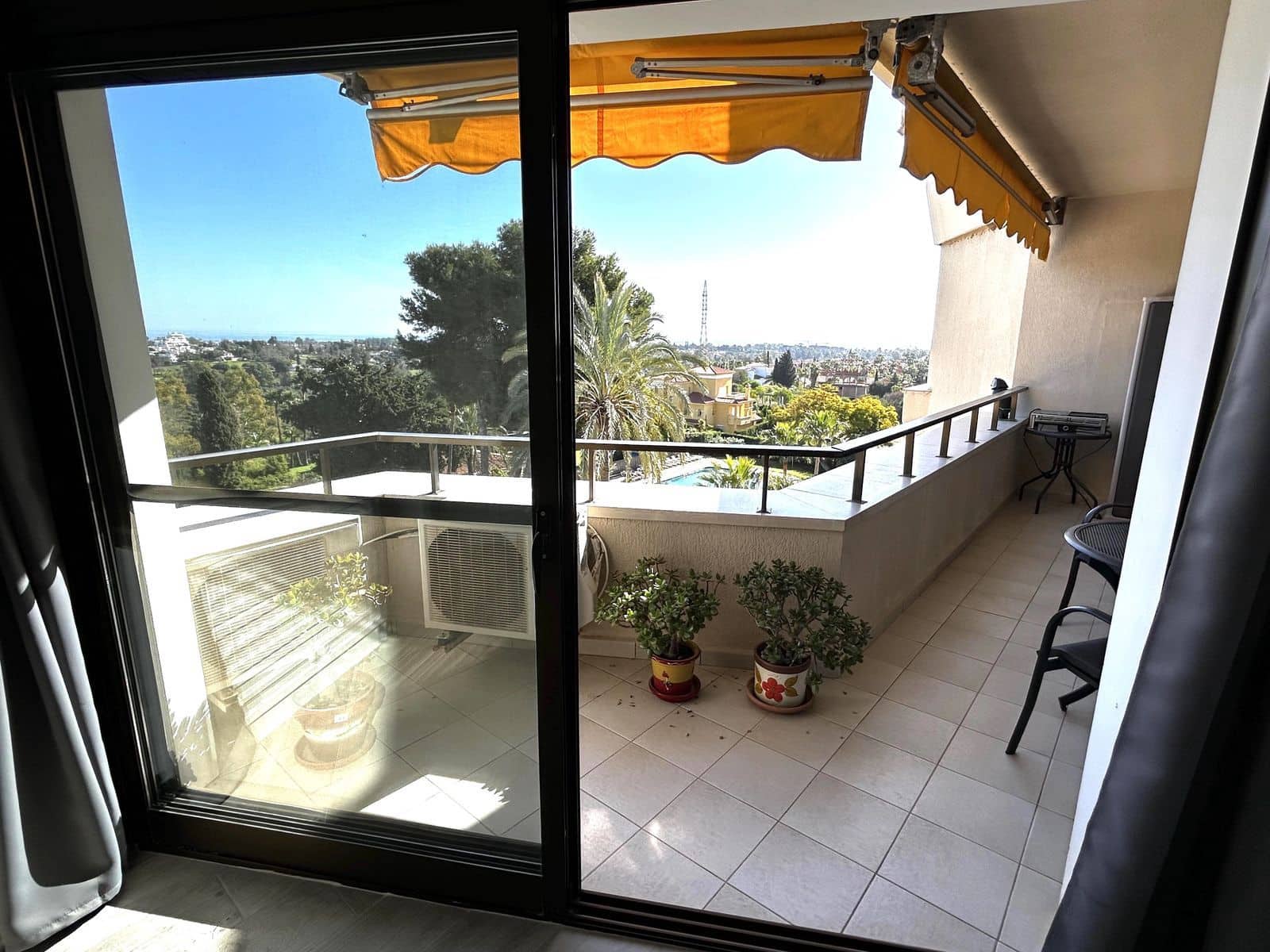 2 sovrum Lägenhet till salu i Estepona med pool garage - 350 000 € (Ref: 10089501)