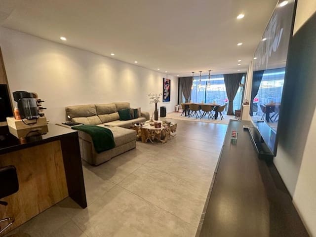 2 soverom Leilighet til salgs i Estepona med svømmebasseng garasje - € 440 000 (Ref: 10089519)