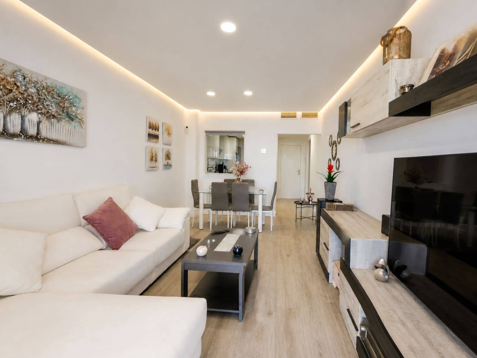 3 makuuhuone Huoneisto myytävänä paikassa La Duquesa / Puerto de la Duquesa mukana uima-altaan - 424 000 € (Ref: 10090857)