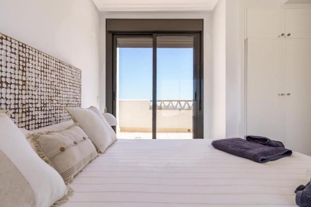 2 sypialnia Penthouse na sprzedaż w Estepona z basenem garażem - 450 000 € (Ref: 10090858)
