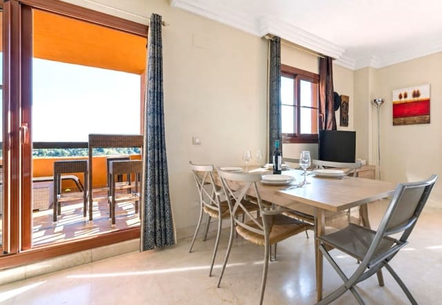 Apartamento de 2 habitaciones en Atalaya-Isdabe, Estepona en venta con piscina - 480.000 € (Ref: 10090863)