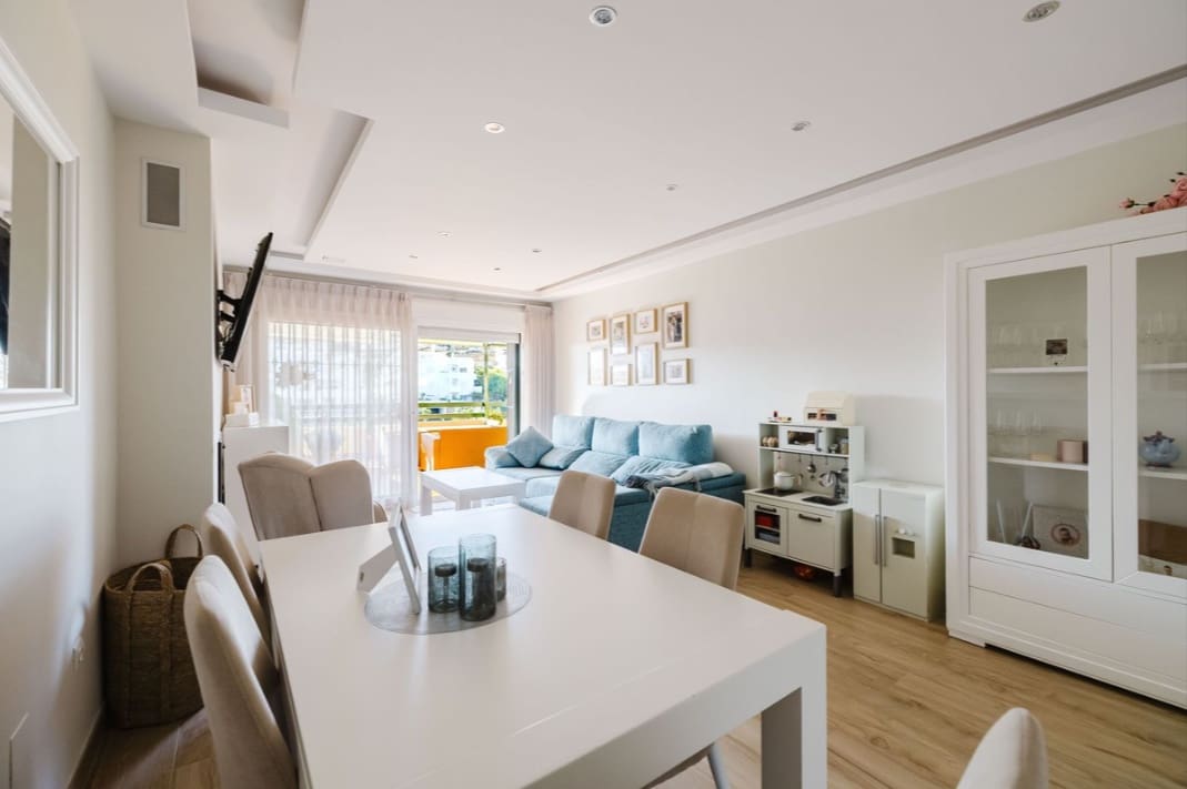 2 chambre Appartement à vendre à Estepona avec piscine garage - 449 000 € (Ref: 10100801)