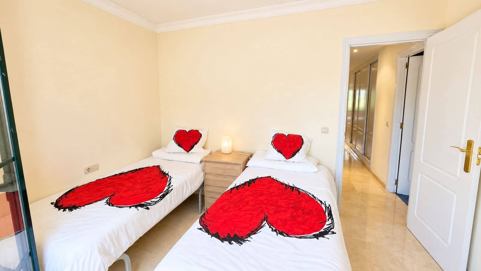 3 sypialnia Apartament na sprzedaż w Estepona z basenem garażem - 369 000 € (Ref: 10100824)