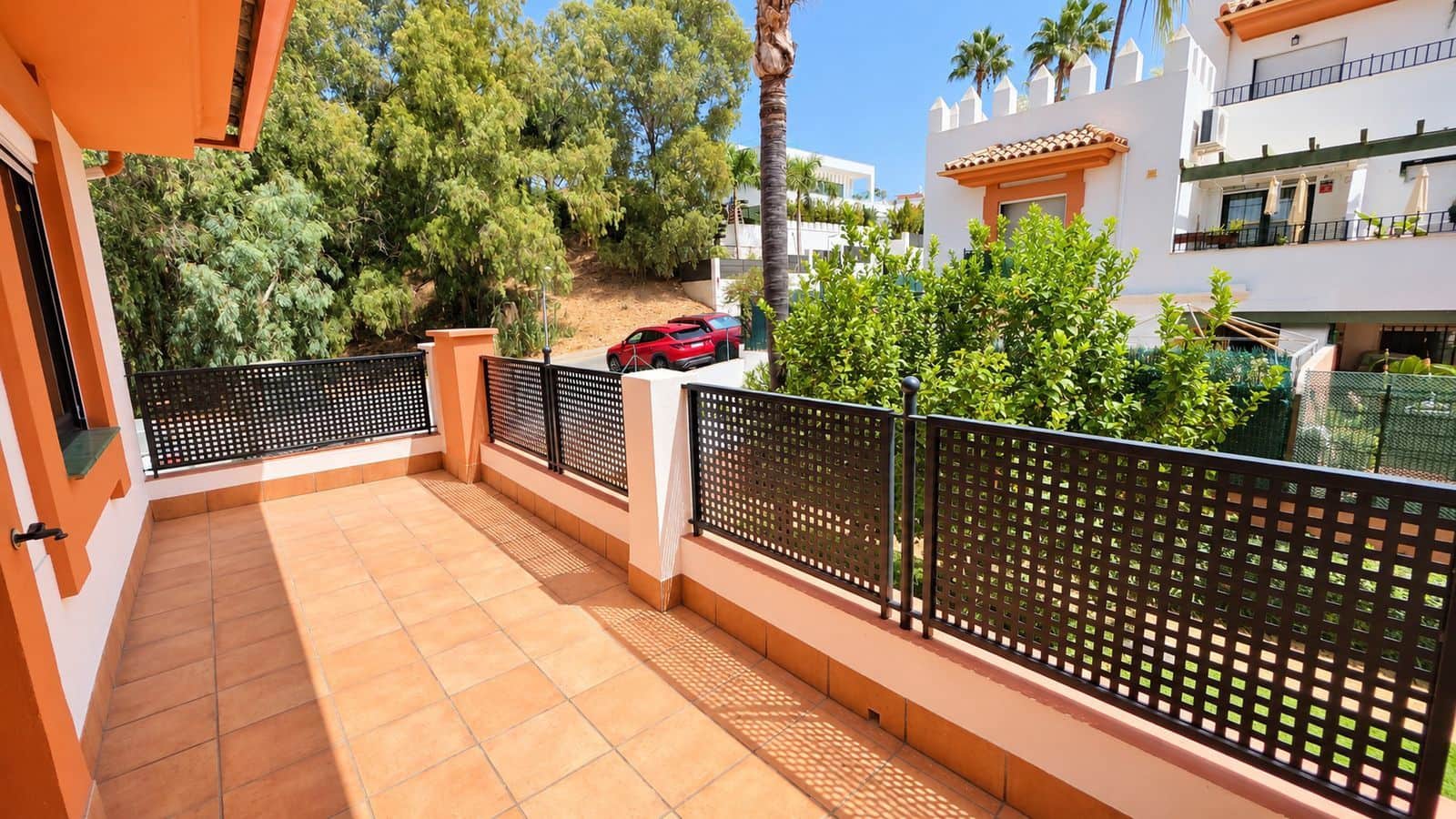 3 sypialnia Apartament na sprzedaż w Estepona z basenem garażem - 369 000 € (Ref: 10100824)