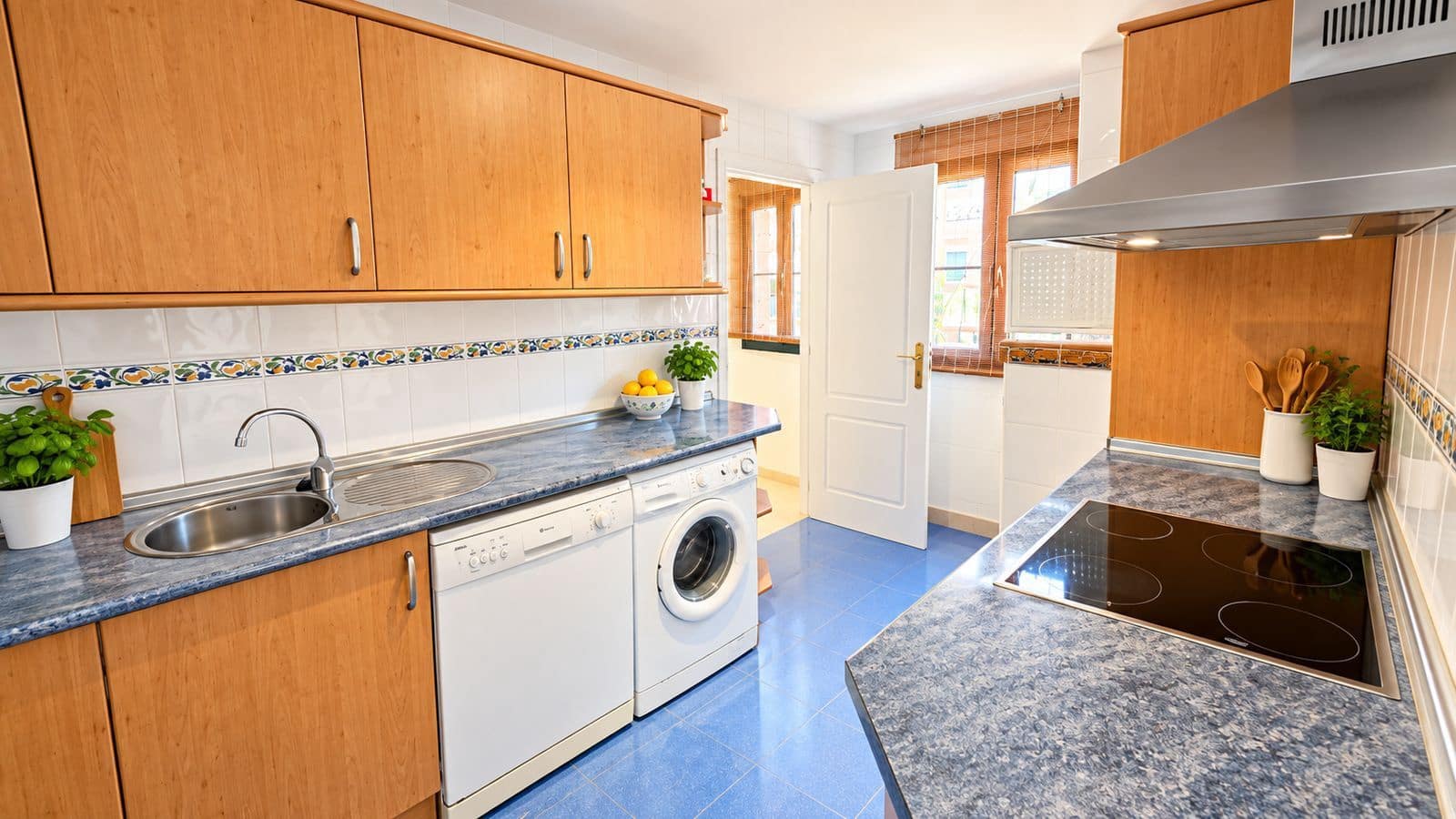 3 sypialnia Apartament na sprzedaż w Estepona z basenem garażem - 369 000 € (Ref: 10100824)