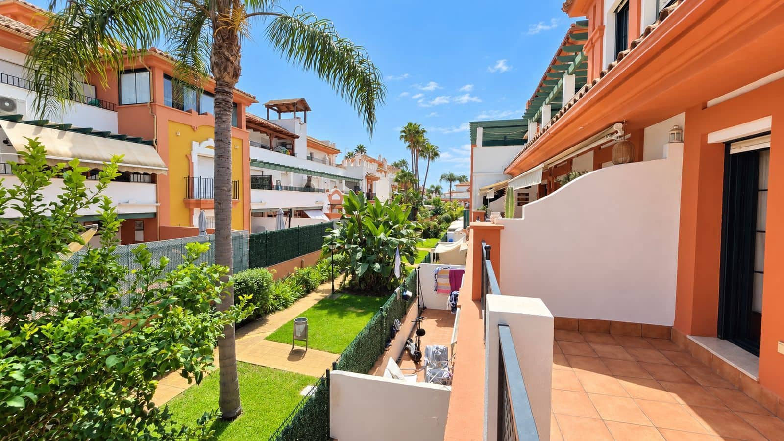 3 sypialnia Apartament na sprzedaż w Estepona z basenem garażem - 369 000 € (Ref: 10100824)