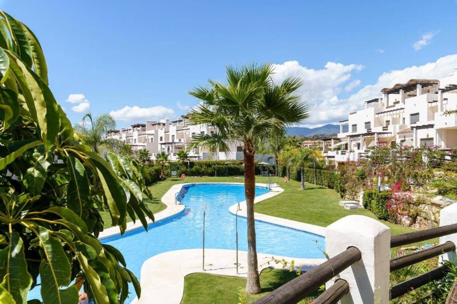 2 sovrum Takvåning till salu i Estepona med pool garage - 450 000 € (Ref: 10100826)