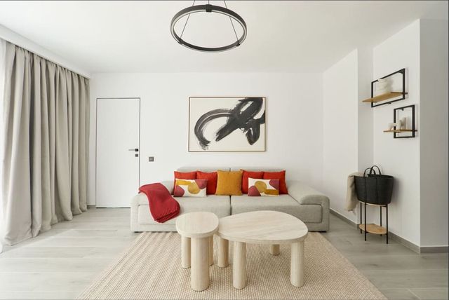 Apartamento de 2 habitaciones en Nueva Andalucia, Marbella en venta con piscina - 435.000 € (Ref: 10117460)