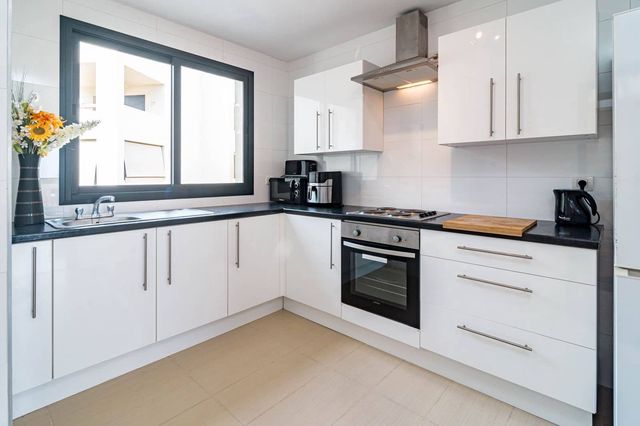 Ático de 2 habitaciones en Selwo, Estepona en venta con piscina garaje - 395.000 € (Ref: 10118039)