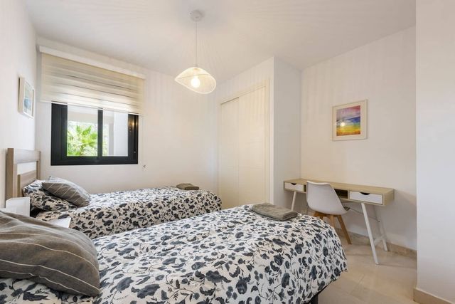 2 sypialnia Apartament na sprzedaż w Manilva z basenem garażem - 369 000 € (Ref: 10118060)