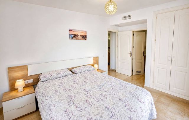 2 sypialnia Apartament na sprzedaż w La Duquesa / Puerto de la Duquesa, Manilva z basenem garażem - 260 000 € (Ref: 10118067)