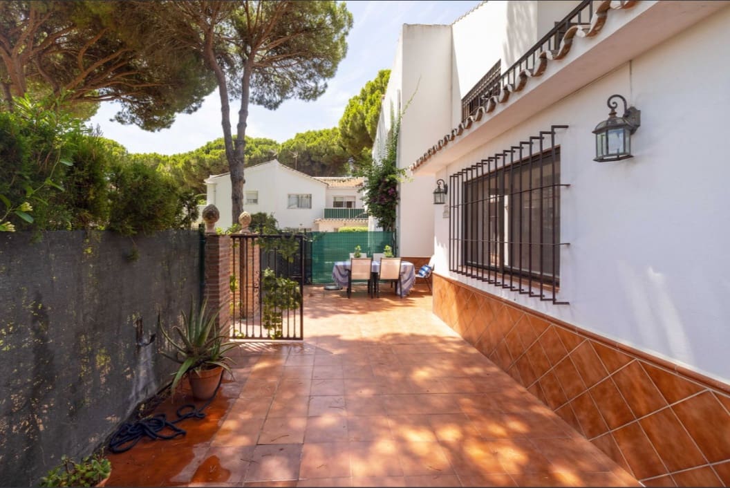 3 sypialnia Dom na sprzedaż w Estepona z basenem - 459 000 € (Ref: 10129412)