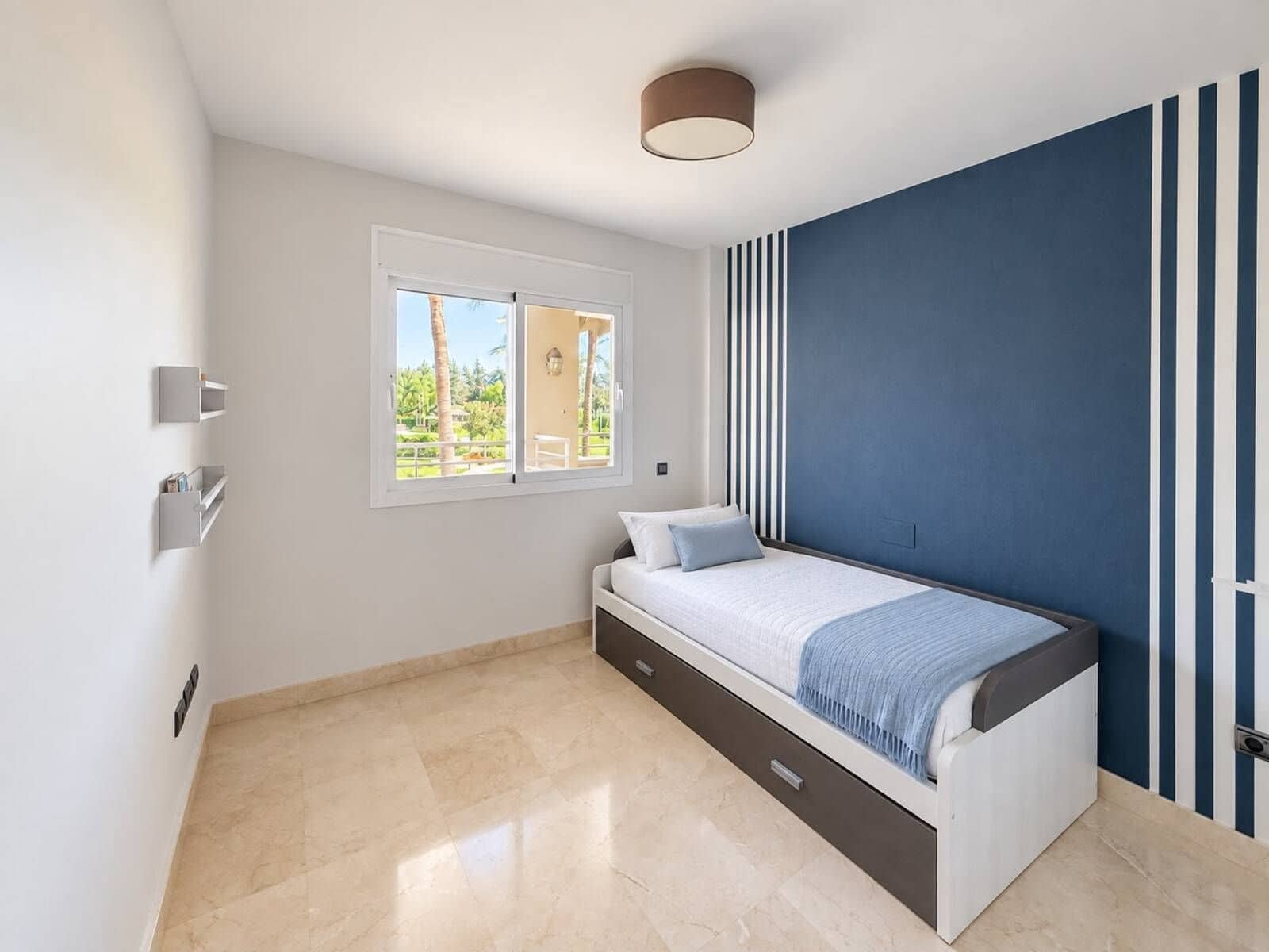 3 Zimmer Apartment zu verkaufen in Estepona mit Pool Garage - 430.000 € (Ref: 10129420)