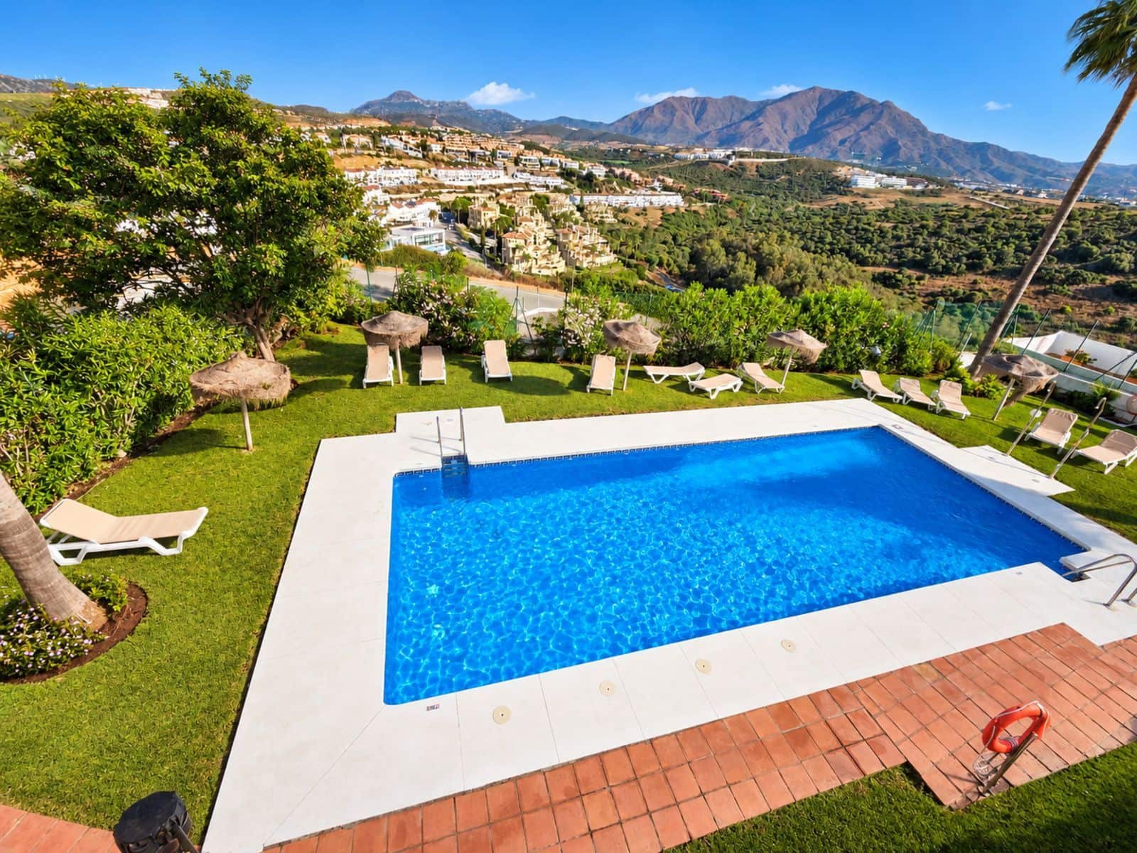 Ático de 3 habitaciones en Casares en venta con piscina - 299.950 € (Ref: 10129424)