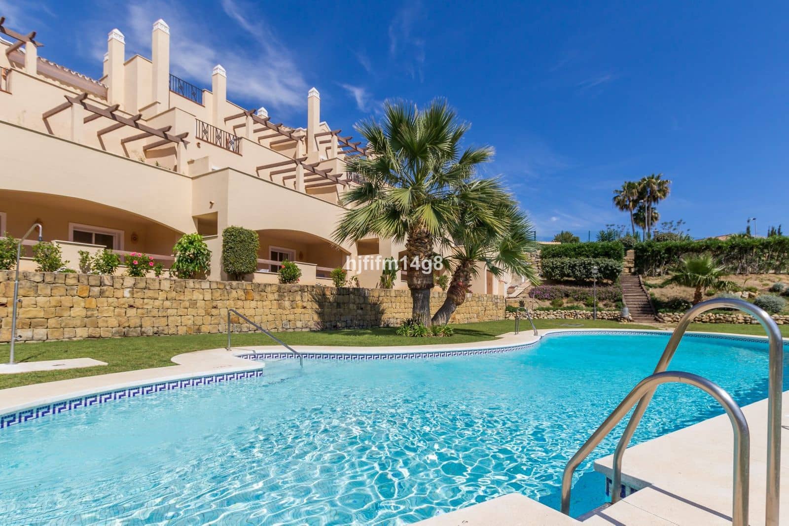 2 bedroom Apartment for sale in Nueva Andalucia with pool garage - € 495,000 (Ref: 10140259)