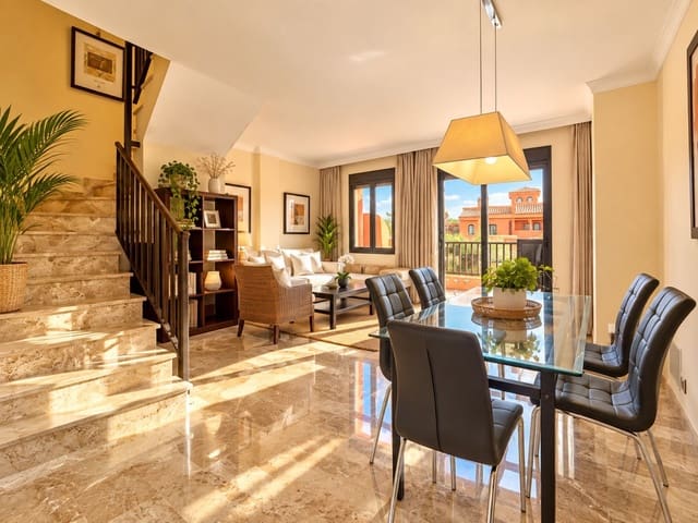 3 quarto Penthouse para venda em Estepona com piscina garagem - 420 000 € (Ref: 10140271)